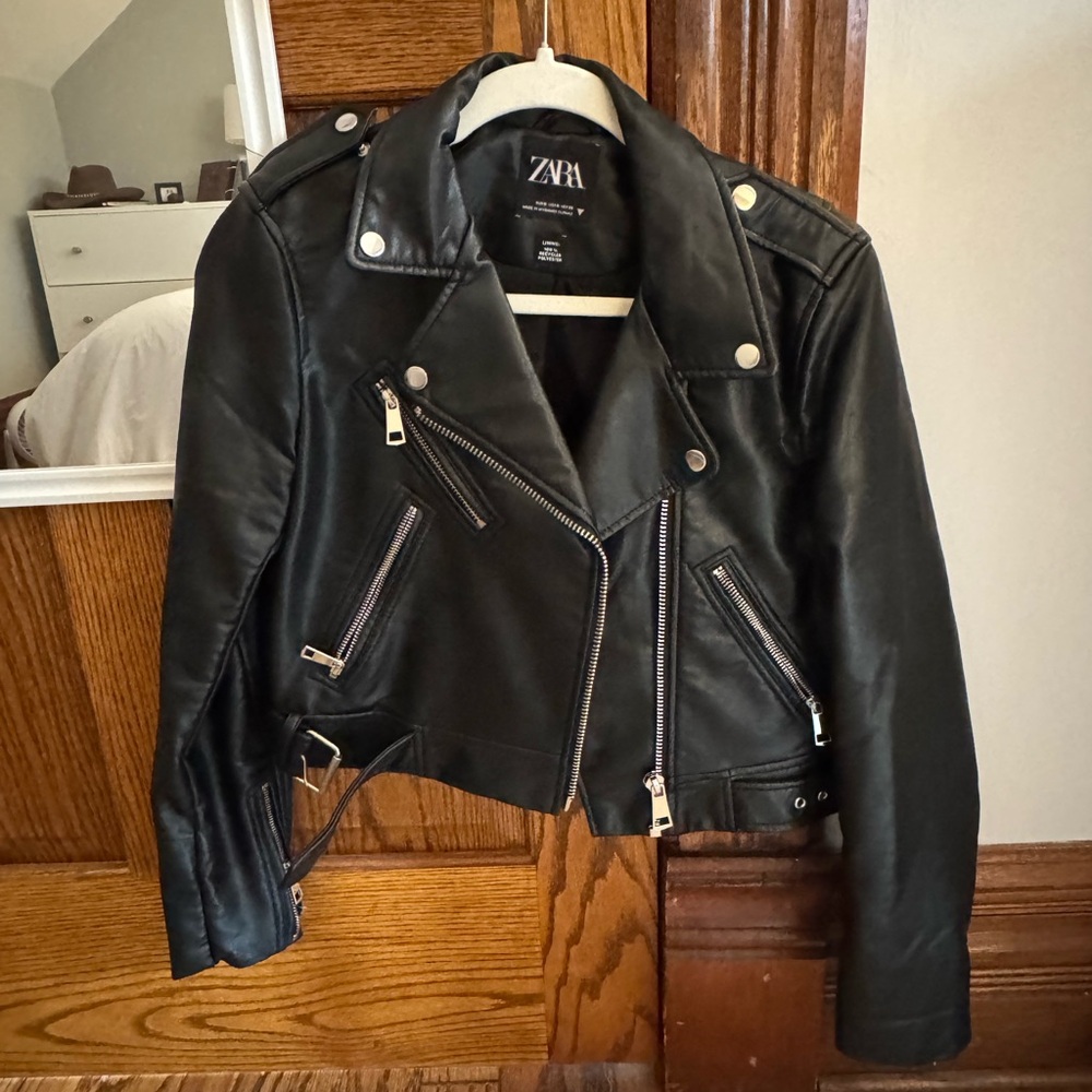 Zara Women's Sleek Black Biker Jacket